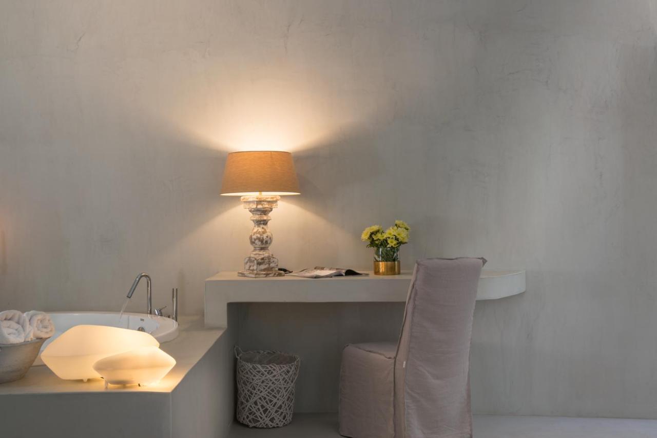 Mythical Blue Luxury Suites (Adults Only) Fira  Ngoại thất bức ảnh