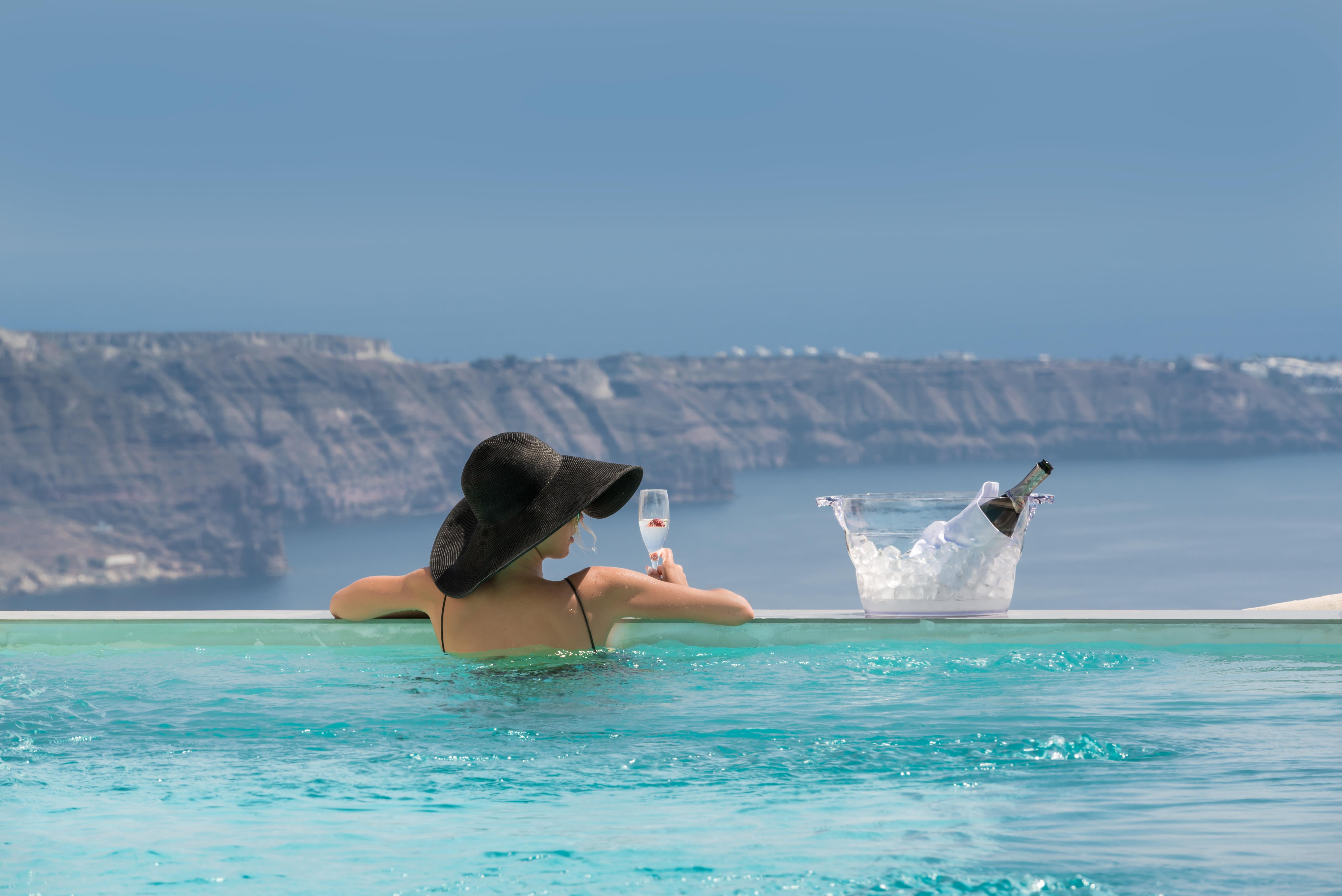 Mythical Blue Luxury Suites (Adults Only) Fira  Ngoại thất bức ảnh